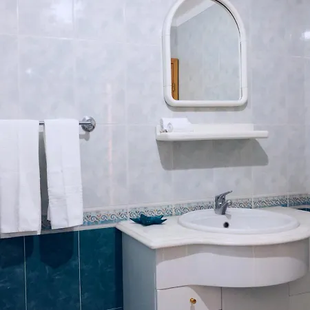 Apartment A 1 Min Da Praia Com Cozinha E Estacionamento Privado Nazaré